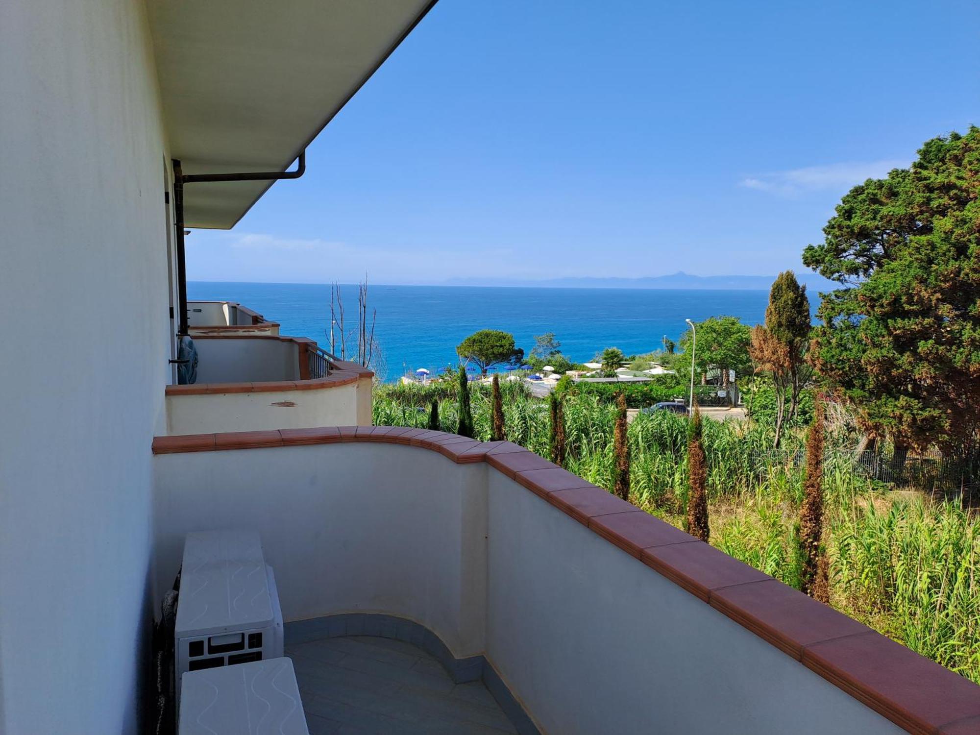 Terrazza Michelino Apartment ปาร์เกลียา ภายนอก รูปภาพ